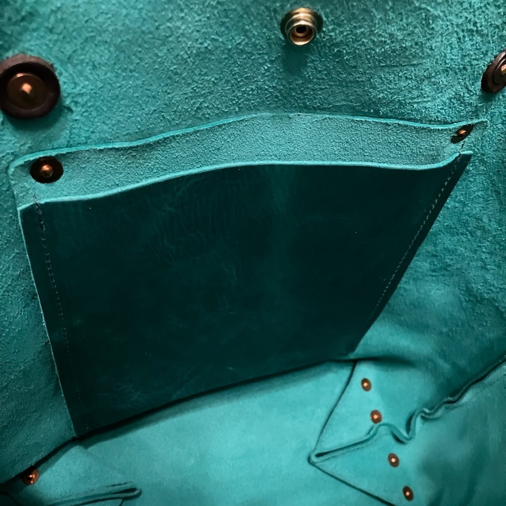 **BIG DISCOUNT!!** EUC Full Size Teal Kodiak Tote w/ 11” handles FOR SALE - Picture 4 of 8